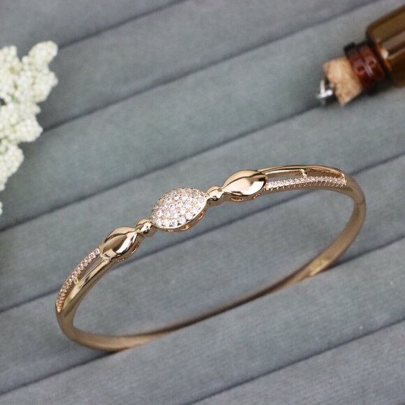 Rose Gold Bangle with Oval Crystal Centerpiece, XPBL0575 - Picture 10 of 12